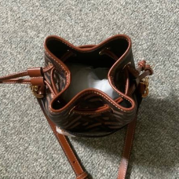 BRAND NEW - VERSACE - La Greca Mini Bucket Bag Black Caramel - Picture 2 of 6
